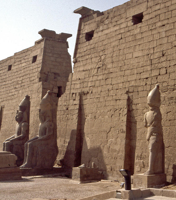  Luxor Temple